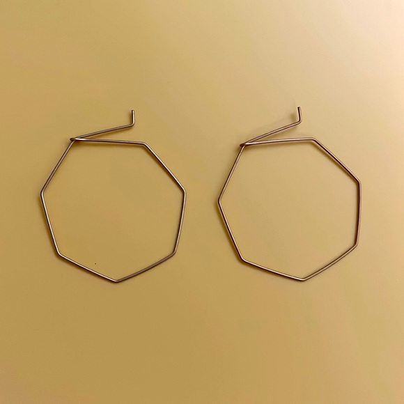 Gold earrings! - Picture 2 of 2